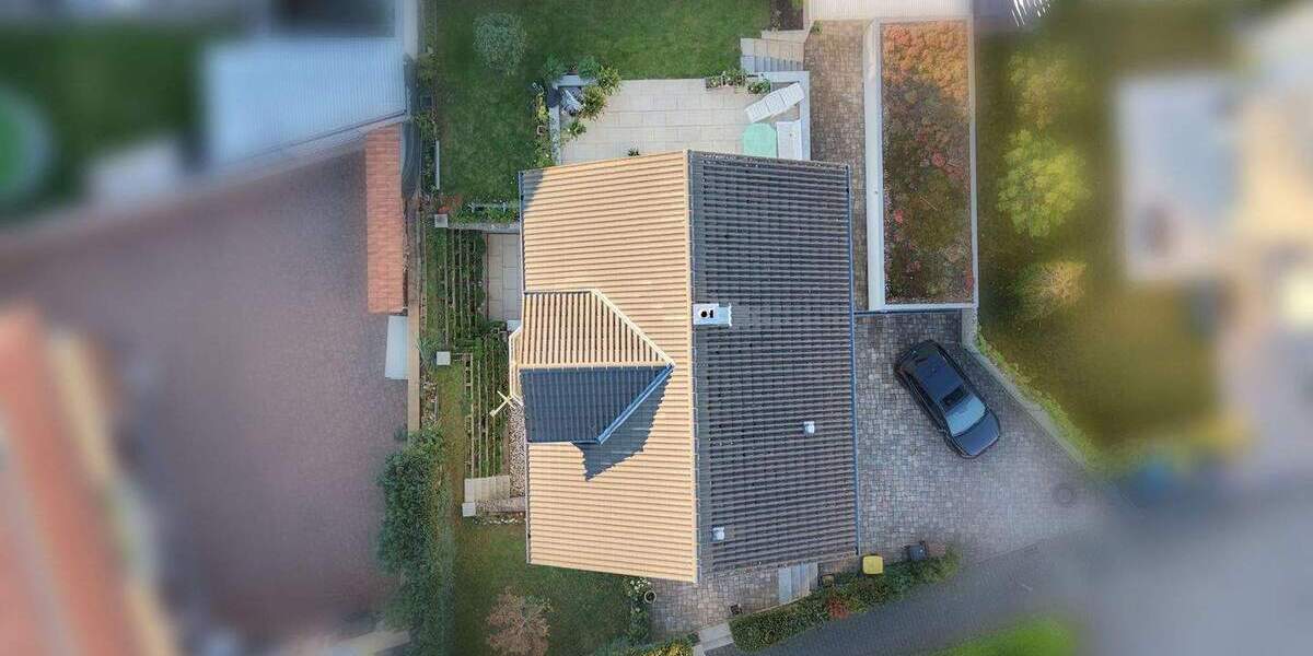 Einfamilienhaus mit Einliegerwohnung, Garten und Garage in Pforzheim-Sonnenhof 6 zimmer