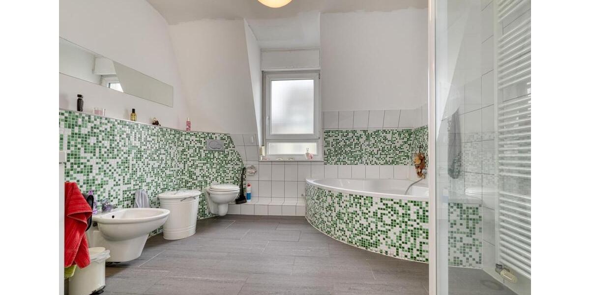 Etagenwohnung Karlsruhe Beiertheim-Bulach - 4 Zimmer, 138 m&sup2;, 469.000&euro; | Angebot:26516387