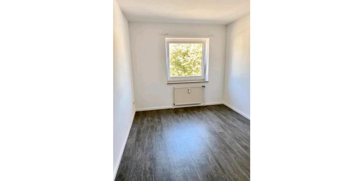 In 23730 Neustadt: Helle, neuw. 2-Z-Wg. EBK, Balk, Gar., EBS 2 zimmer