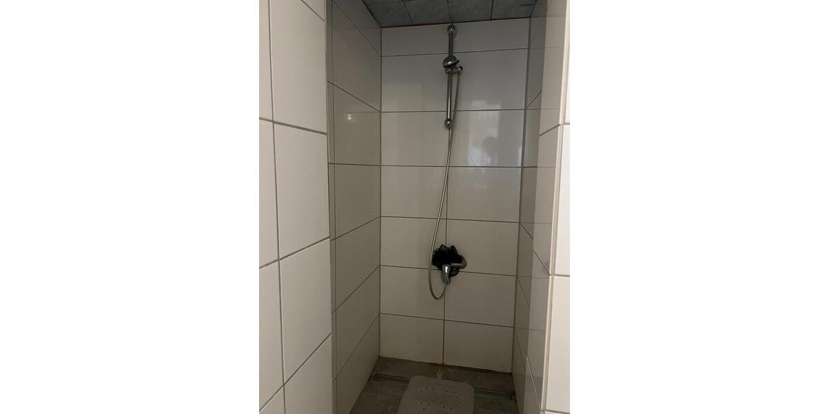 1 ZIMMER IN CHILLIGER MÄNNER WOHNGEMEINSCHAFT AB SOFRT FREI 1 zimmer