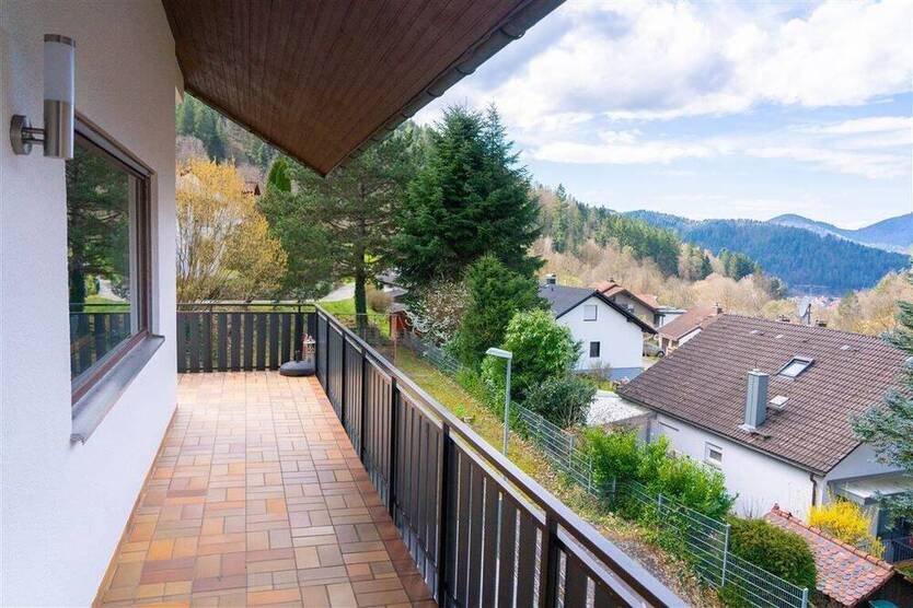 Vielseitiges Einfamilienhaus in idyllischer Lage - perfekt für Familien oder mehrere Generationen