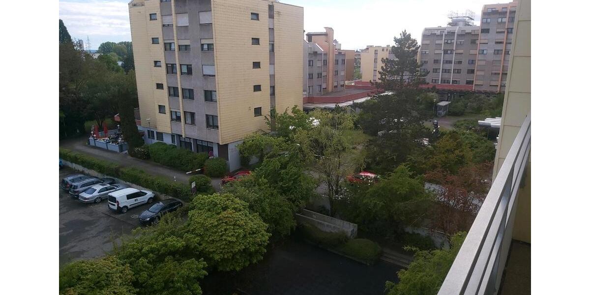 Etagenwohnung Sindelfingen Eichholz - 5 Zimmer, 100 m&sup2;, 1.350&euro; | Angebot:26448429