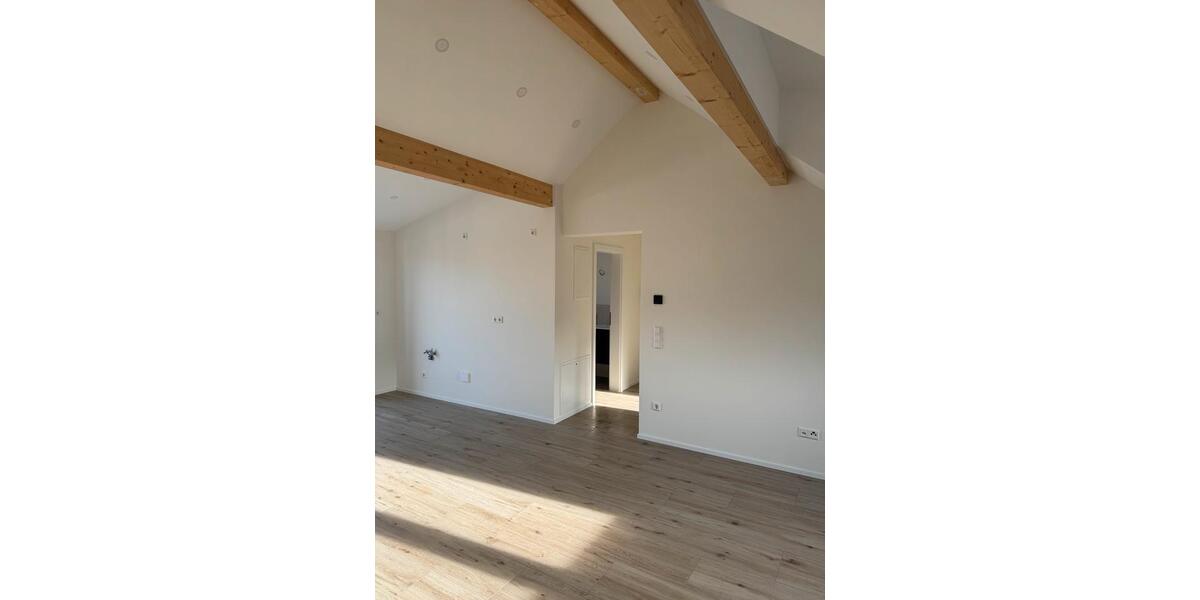 Dachgeschoßwohnung Pforzheim - 2 Zimmer, 65 m&sup2;, 750&euro; | Angebot:25403053