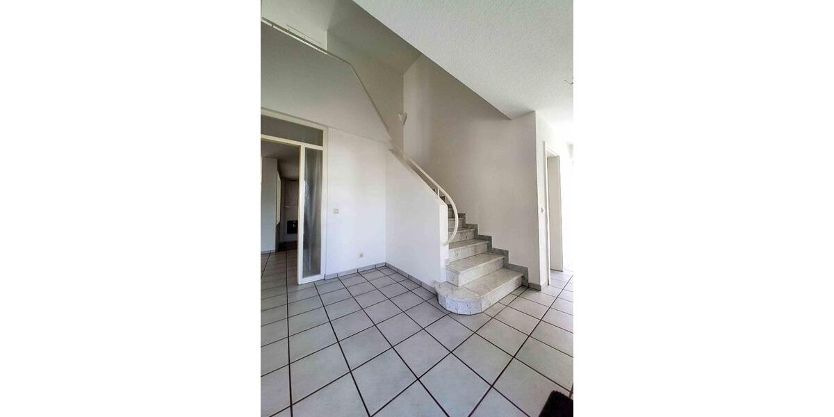 Einfamilienhaus Sersheim - 7 Zimmer, 185 m&sup2;, 1.900&euro; | Angebot:25267580