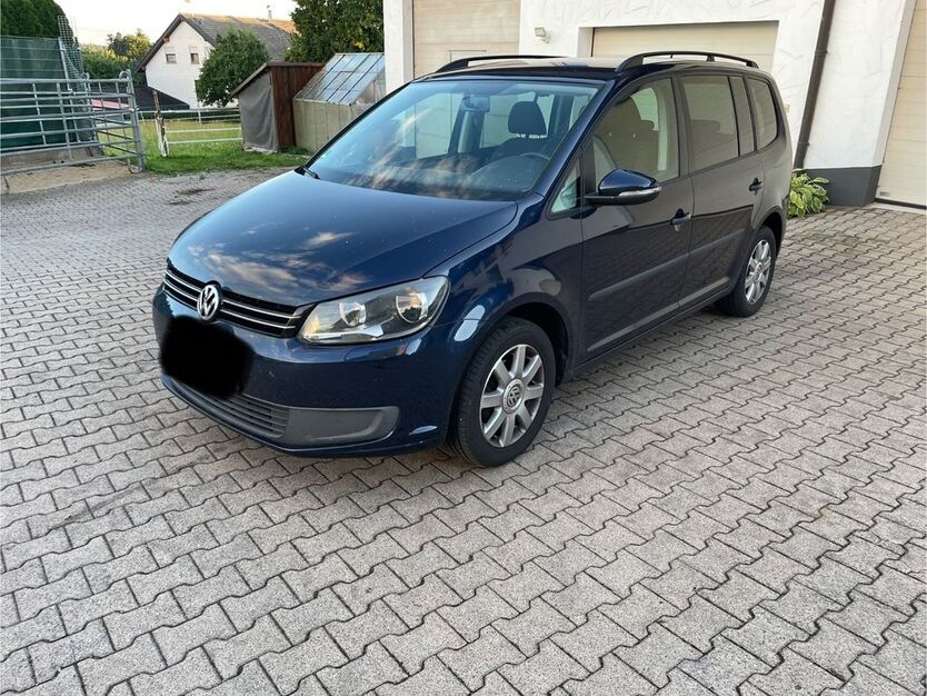 VW Touran 182.000 km 5.400 € Neuweiler 75389