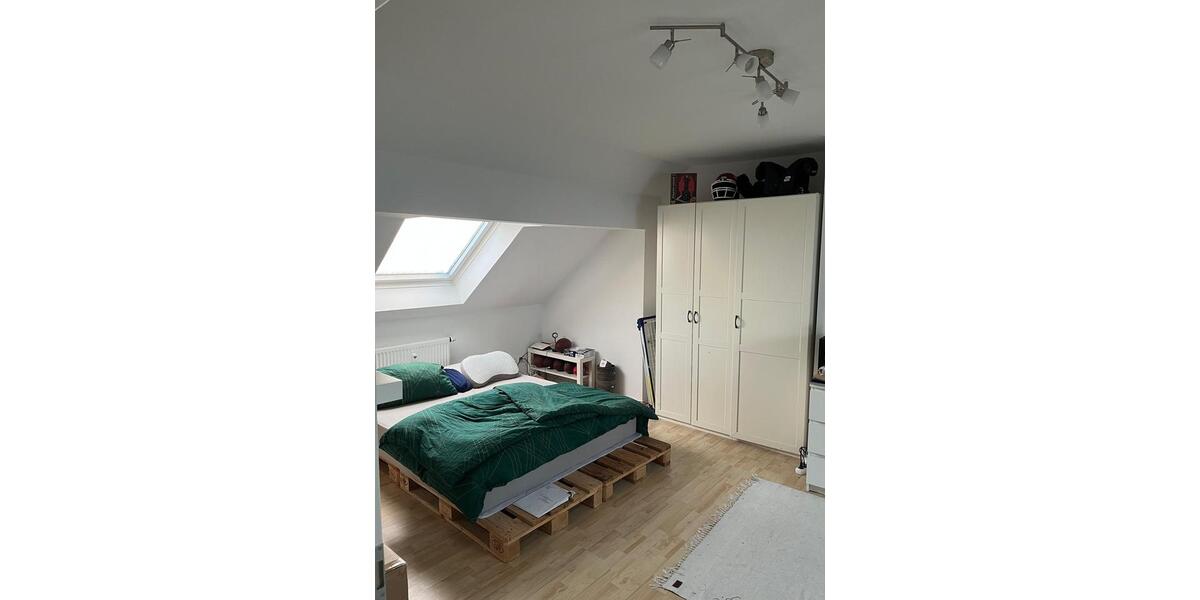 Dachgeschoßwohnung Karlsruhe Daxlanden - 4 Zimmer, 100 m&sup2;, 1.300&euro; | Angebot:25023270