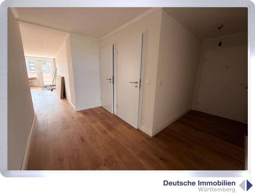 Renovierte 3-Zimmer Etagenwohnung (4.OG) mit Stellplatz in Heimerdingen