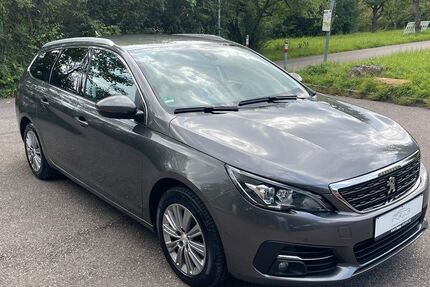 Peugeot 308 104.554 km 12.899 € Stuttgart 70469