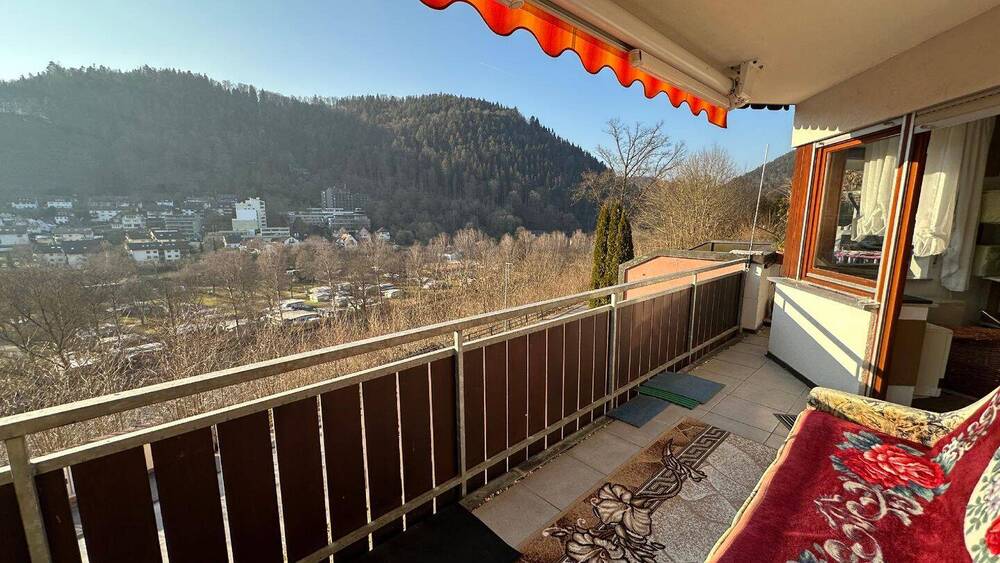 Etagenwohnung Bad Liebenzell - 3 Zimmer, 86 m&sup2;, 229.000&euro; | Angebot:25776634