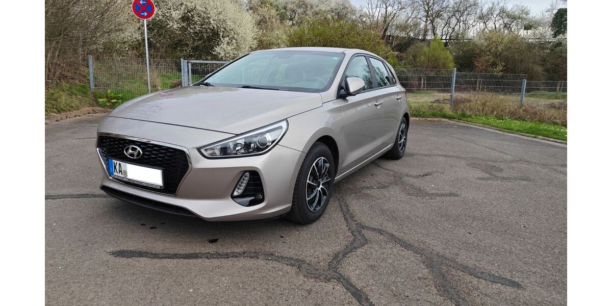 Hyundai i30 114.000 km 11.400 &euro; Ettlingen 76275