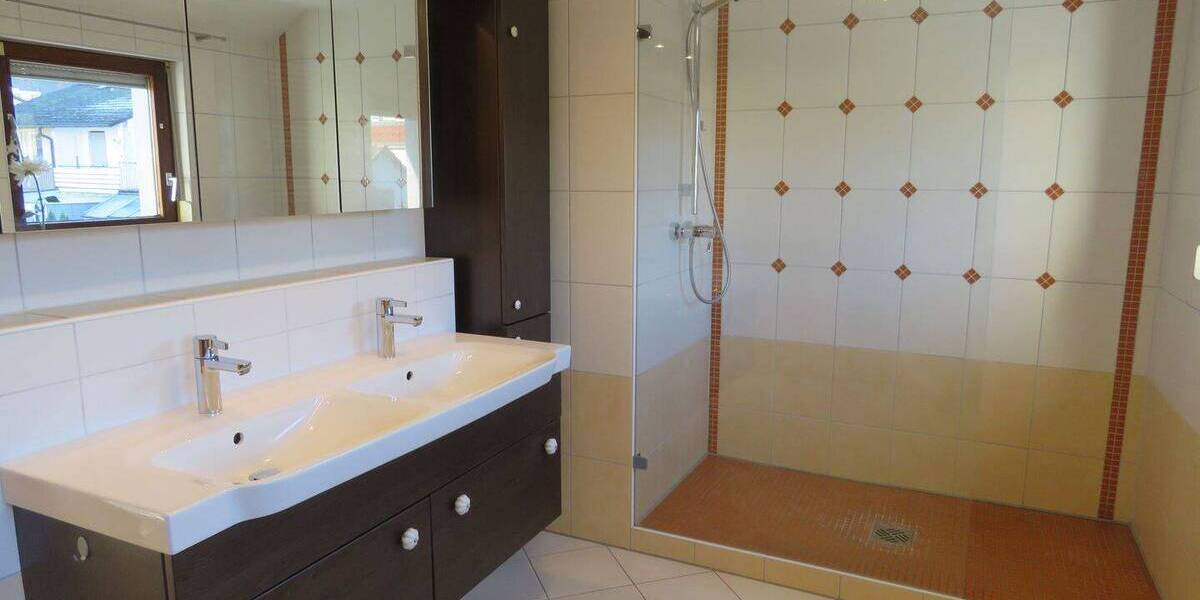 Einfamilienhaus Gaggenau - 4 Zimmer, 120 m&sup2;, 415.000&euro; | Angebot:26082915