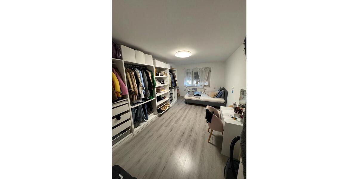 Etagenwohnung Pforzheim Dillweißenstein - 3 Zimmer, 89 m&sup2;, 230.000&euro; | Angebot:26104324