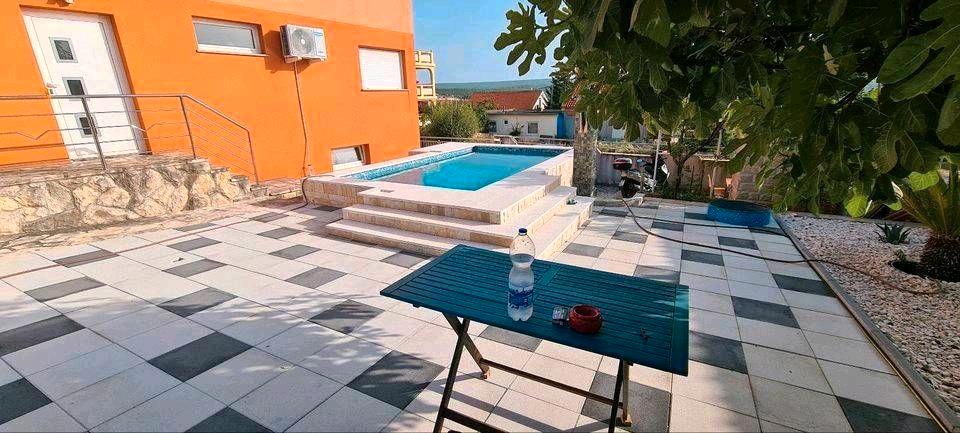 Mehrfamilienhaus, Wohnhaus Althengstett - 7 Zimmer, 220 m&sup2;, 399.000&euro; | Angebot:26835611