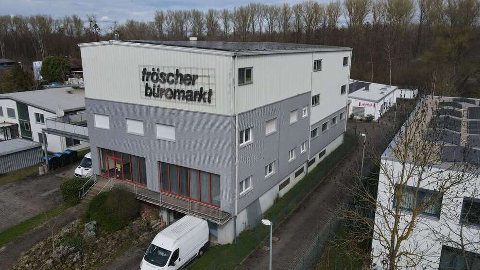 Halle in Karlsruhe 1.400.000 € 955.48 m²