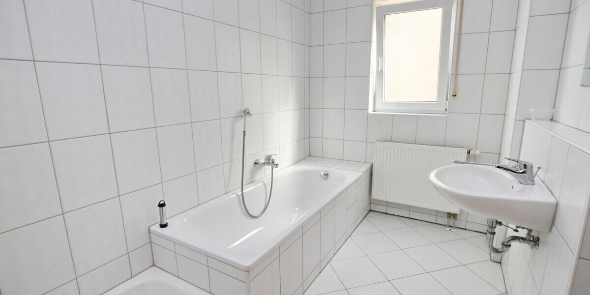 Frisch renovierte 3-Zimmer-Wohnung mit 2 sonnigen Balkonen - 3- Karlsruhe Mühlburg | Angebot:25821572