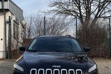 Jeep Cherokee 211.000 km 8.900 &euro; Karlsbad 76307