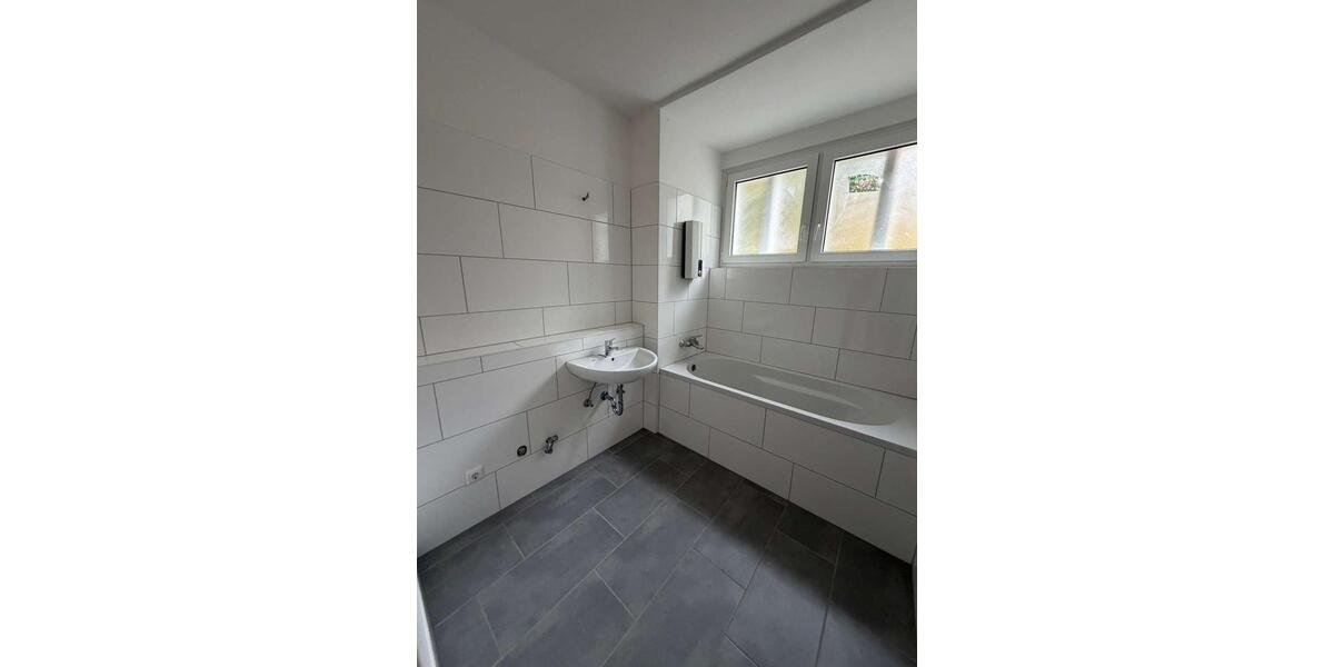 Etagenwohnung Karlsruhe Wettersbach - 4 Zimmer, 126 m&sup2;, 1.360&euro; | Angebot:23227721