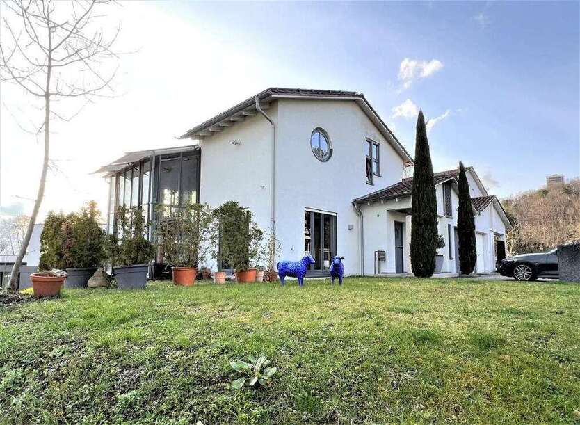 Haus zum Kaufen in Karlsruhe 1.400.000 € 258.89 m²