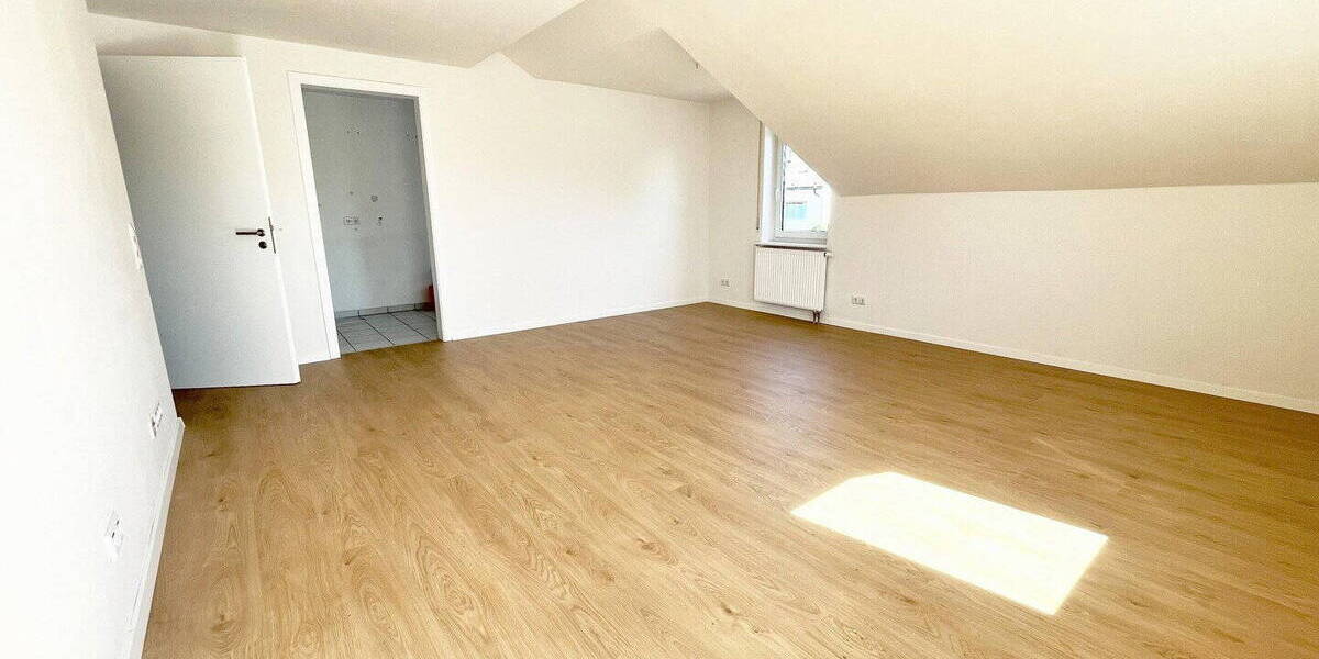 Etagenwohnung Pforzheim Südweststadt - 3 Zimmer, 103 m&sup2;, 1.190&euro; | Angebot:26868779