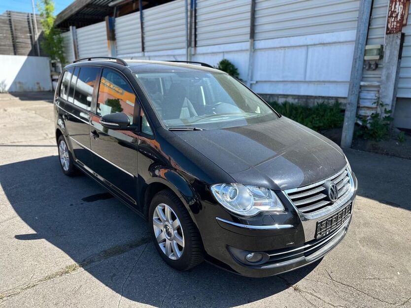VW Touran 136.100 km 6.990 € Sindelfingen 71065