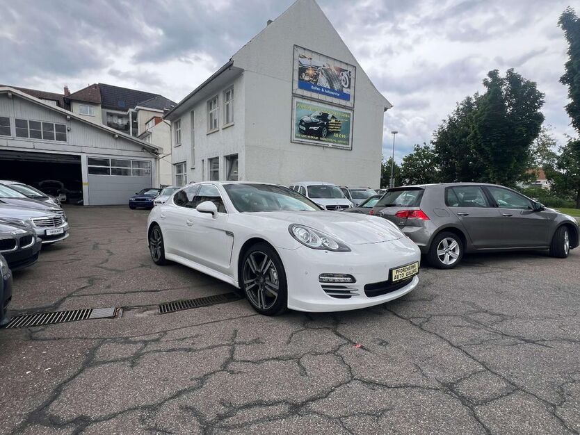 Porsche Panamera 128.200 km 25.950 € Pforzheim 75179