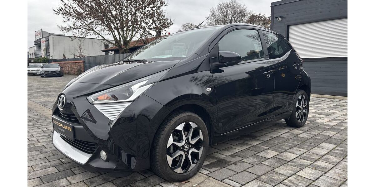Toyota Aygo (X) 32.101 km 13.749 € Bruchsal 76646
