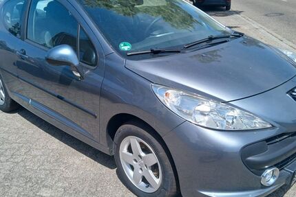 Peugeot 207 53.000 km 3.200 &euro; Karlsruhe 76185