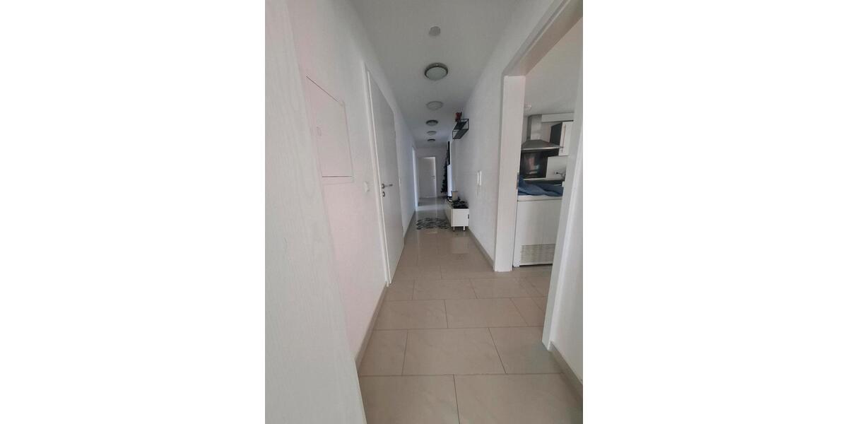Etagenwohnung Mühlacker - 4 Zimmer, 135 m&sup2;, 1.700&euro; | Angebot:26683048