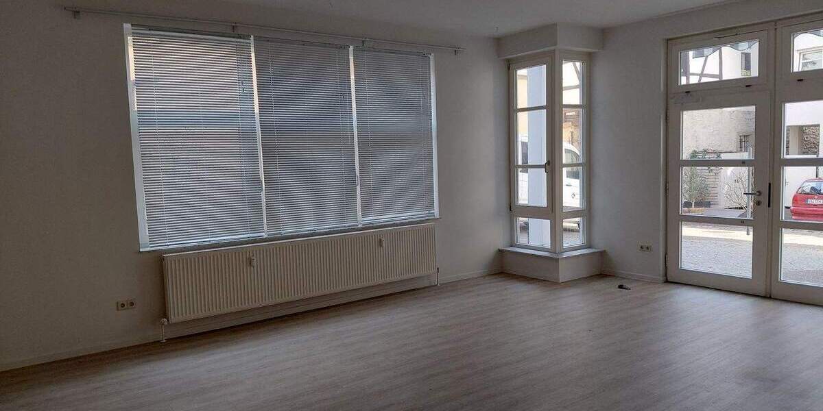 Etagenwohnung Vaihingen an der Enz - 3 Zimmer, 114 m&sup2;, 1.200&euro; | Angebot:25668025