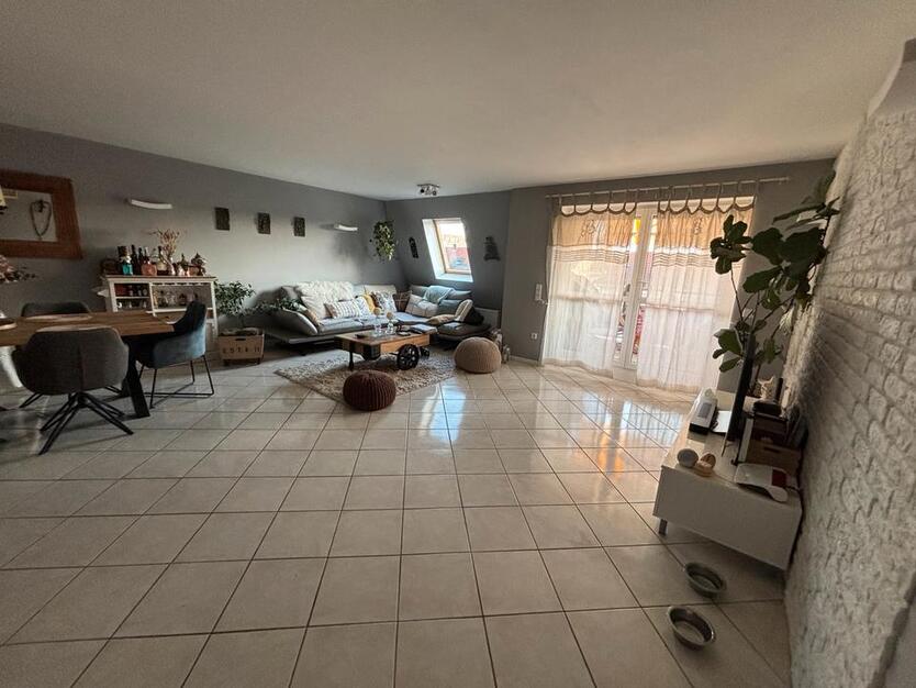 Moderne Maisonette-Wohnung mit Balkon - 112qm