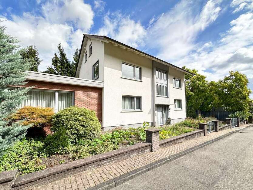 Haus zum Kaufen in Bruchsal Untergrombach 649.000 € 215 m²