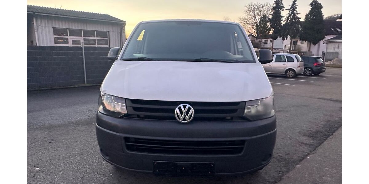 VW T5 Transporter 282.000 km 4.900 &euro; Niefern-Öschelbronn 75223