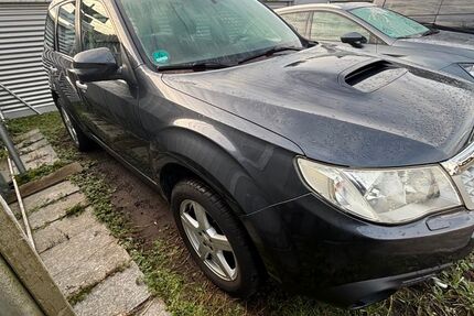 Subaru Forester 227.000 km 999 &euro; Karlsruhe 76189