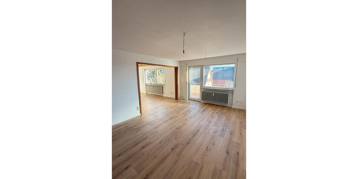 Etagenwohnung Rutesheim - 5 Zimmer, 123 m&sup2;, 1.350&euro; | Angebot:25760632
