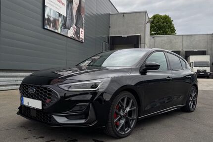 Ford Focus 32.800 km 29.500 &euro; Ditzingen 71254