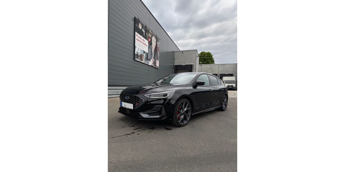 Ford Focus 32.800 km 29.500 &euro; Ditzingen 71254