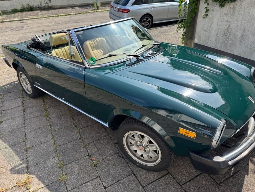 Fiat 124 Spider 99.000 km 14.500 € Karlsruhe 76133