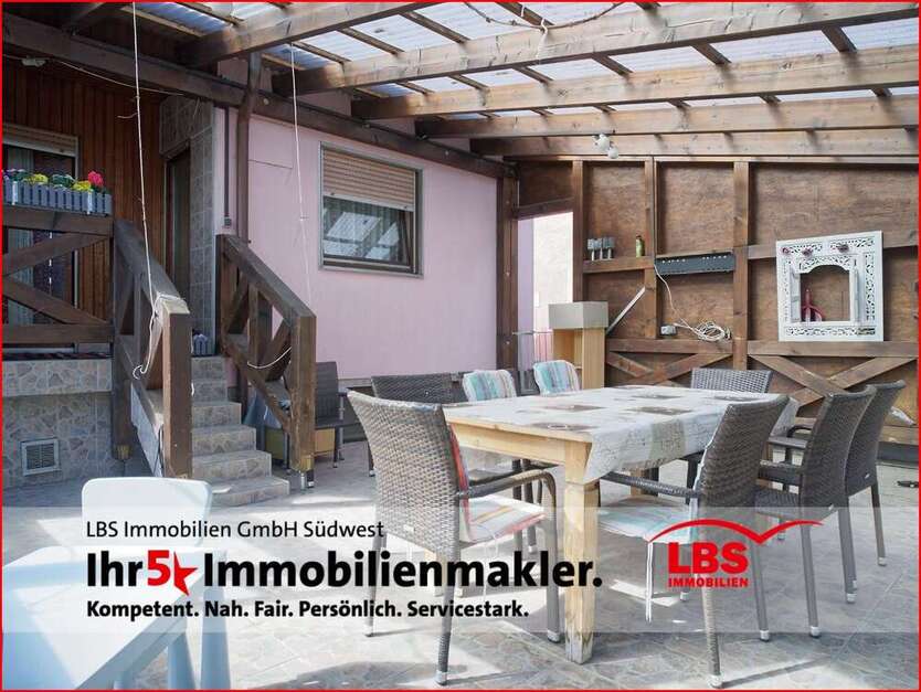 Haus zum Kaufen in Niefern-Öschelbronn 350.000 € 180 m²