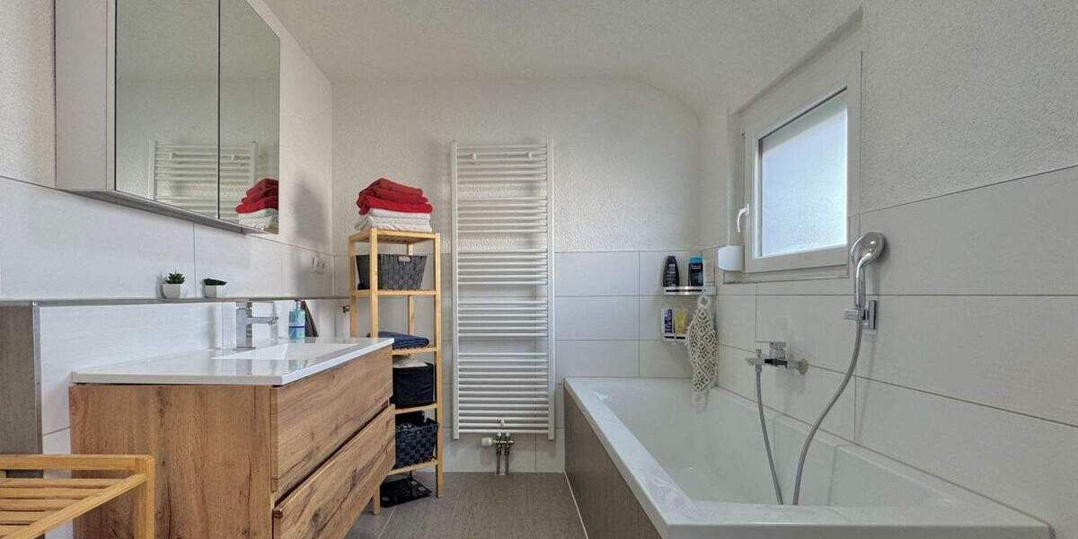 Modernisiertes Ein- Zweifamilienhaus mit Garten 5 zimmer