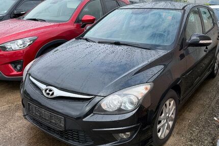 Hyundai i30 180.000 km 2.400 &euro; Bruchsal 76646