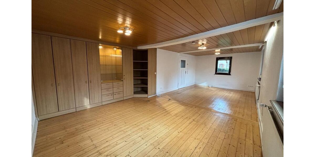 Charmante sanierungsbedürftige Doppelhaushälfte mit Altbaucharme 4 zimmer