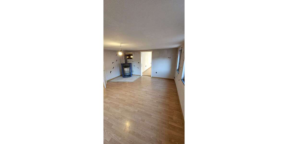 Einfamilienhaus Mühlacker - 8 Zimmer, 252 m&sup2;, 1.950&euro; | Angebot:24025767