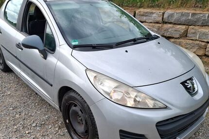 Peugeot 207 143.000 km 1.999 € Knittlingen 75438