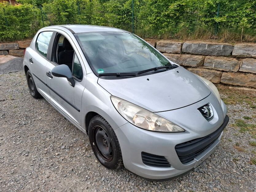 Peugeot 207 143.000 km 1.999 € Knittlingen 75438