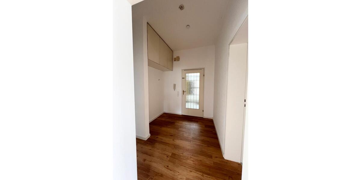 Renovierte helle 135 m² Wohnung mit Altbaucharme. 5 zimmer
