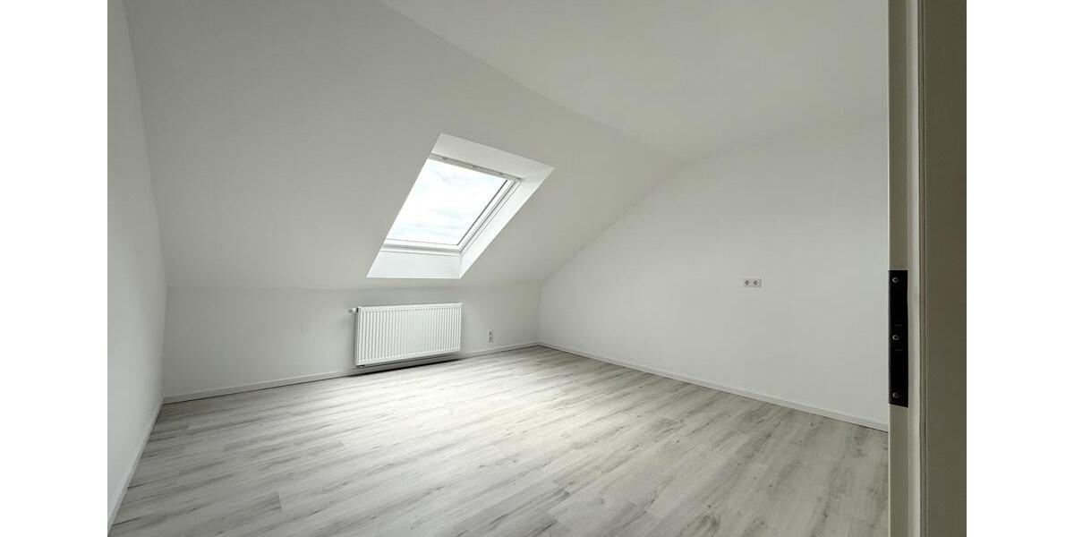Dachgeschoßwohnung Kürnbach - 4 Zimmer, 120 m&sup2;, 1.050&euro; | Angebot:26284377