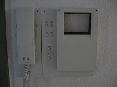 Komfortable 3 Zimmerwohnung mit Terrasse, Garten und zwei Badezimmern 3 zimmer