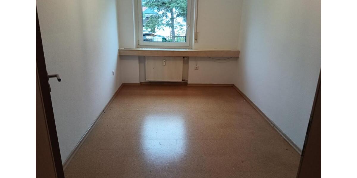 Etagenwohnung Illingen - 4 Zimmer, 90 m&sup2;, 1.400&euro; | Angebot:26338869