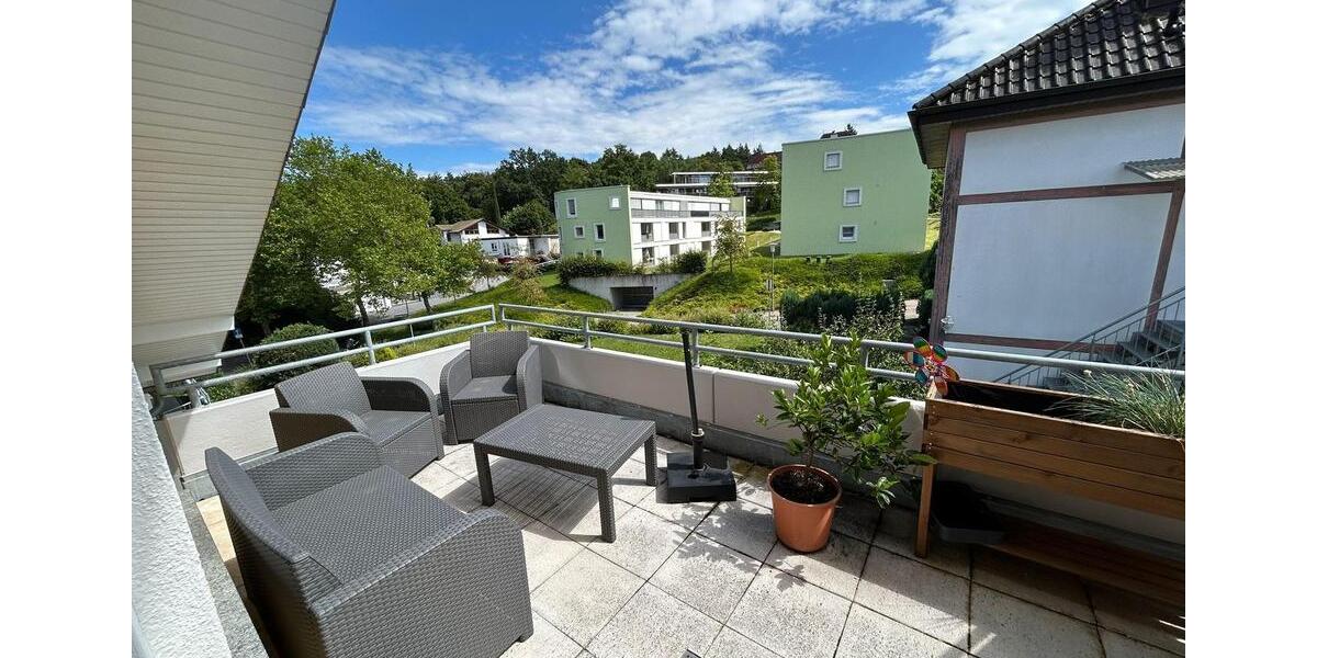 Schöne, sehr große 2,5 Zi- Wohnung mit EBK, TG und großer Dachterrasse in Pforzheim 2 zimmer