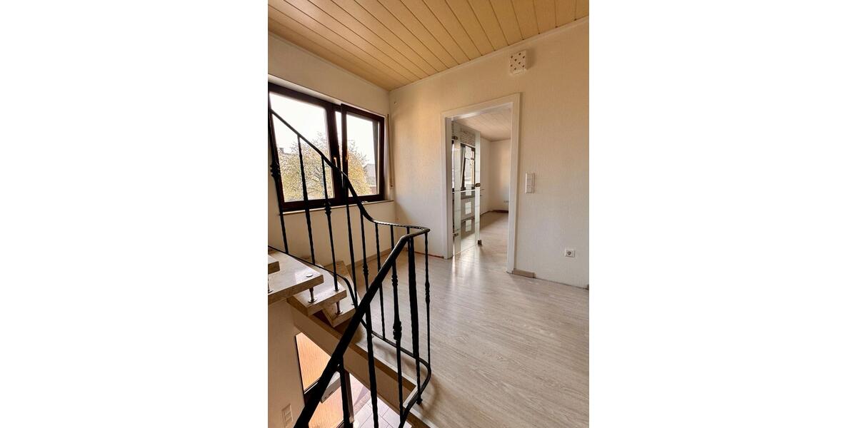 Einfamilienhaus Sulzfeld - 5 Zimmer, 172 m&sup2;, 1.600&euro; | Angebot:26613717
